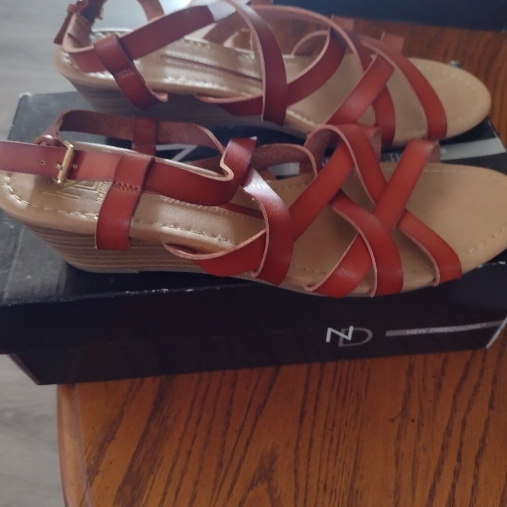 New Directions sandals NIB